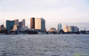 Lật thuyền trên sông Sài Gòn, 1 người mất tích