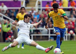 Bóng đá nam Olympic: Châu Á trỗi dậy, nhục nhã TBN