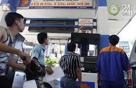 Tăng giá xăng: Chuyên gia nói 'không ổn'