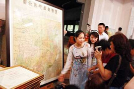 Chật kín người xem bản đồ TQ không Hoàng Sa, Trường Sa