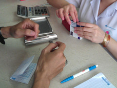 Thuốc bị cảnh báo vẫn mua dễ như rau