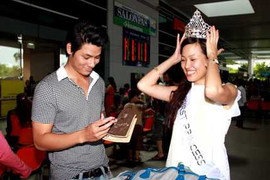 Nam vương Lê Khôi Nguyên đón Á hậu Châu Á tại Mỹ