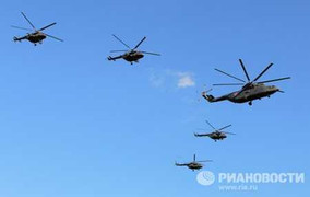 Video,ảnh: Trực thăng Nga 'quần thảo' bầu trời