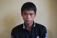 Không chém được người, đốt luôn xe máy