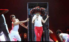 Hồng Nhung, Siu Black: Kẻ tám lạng, người nửa cân