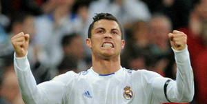 Vượt Messi & Casillas, Ronaldo hay nhất mùa 2011-12