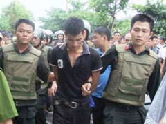 Bị truy bắt, nổ súng bắn trả công an