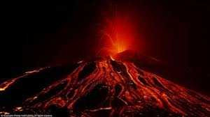 Núi lửa Tongariro 'nổi giận' sau hơn 100 năm ngủ quên