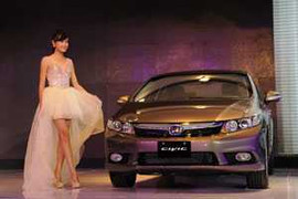 Tăng giá tới 36 triệu, Honda Civic mới có gì khác?