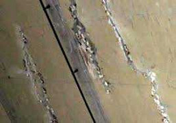 Hầm vượt sông Sài Gòn: Những vết nứt trám trét loang lổ