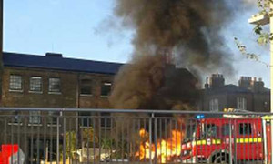 Khu nhà Olympic bốc cháy dữ dội