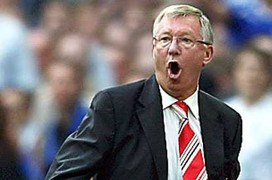 Không mua được Moura, Sir Alex 'đá đểu' PSG