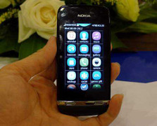 Khám phá Nokia 2 triệu có cảm ứng, lướt web