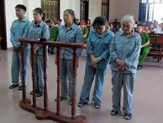 Gần 100 năm tù cho nhóm buôn 1 tỉ đồng tiền giả