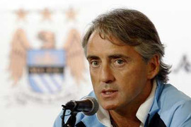 Phớt lờ MU, HLV Man City e ngại Chelsea