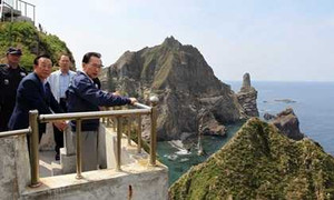 Hàn tập trận gần đảo tranh chấp, Nhật dọa kiện