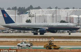 Máy bay Boeing bốc cháy