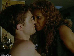 ‘Ma cà rồng’ lột xác với bạo lực và tình dục