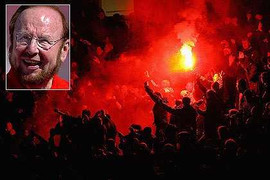 Bán tên Old Trafford: Quan tài chờ ông chủ MU?