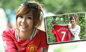 Hot girl Thái Lan mê mệt MU, xinh không tì vết