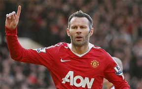 Wenger sang Newcastle, Giggs ở lại MU thêm 5 năm (P1)