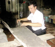 Bí ẩn con thuyền cổ dưới lòng sông Đuống