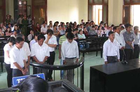 10 quan chức “ăn” tiền dự án lãnh án