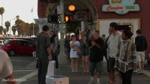 Hậu đậu đánh rơi iMac hàng chục lần