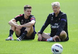 21h tối nay, Arsenal ra quân: Phúc, họa xoay vần