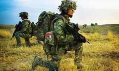 Ảnh quốc tế 19/8: Binh sĩ Anh xinh đẹp tại Afghanistan