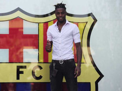 Nghiệp dư, lười biếng vẫn kí hợp đồng với Barca