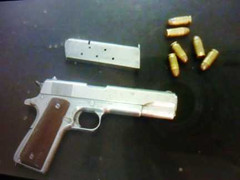 Bí ẩn “viên đạn vô hình” giết hai mạng người