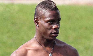 Balotelli chơi sang, tặng bạn thân siêu xế bạc tỉ