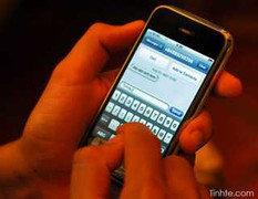 Nhắn tin cho vợ hàng xóm, bị đâm trọng thương