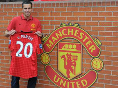 Rạng sáng mai, Everton-MU: Hồi hộp chờ Van Persie