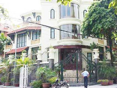 Nhà bầu Kiên được bảo vệ nghiêm ngặt sau khi bị bắt