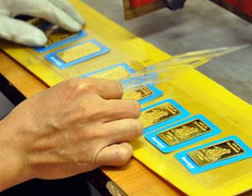 Giá vàng sắp phá vỡ ngưỡng 44 triệu đồng/lượng