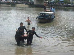 Nam thanh niên nhảy cầu Tân Thuận tự vẫn