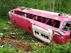 'Xe lộn nhào, nhiều tiếng la hét vang vọng trong đêm'