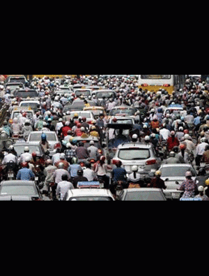 Sau đổi giờ, Hà Nội lại xuất hiện nhiều điểm ùn tắc mới