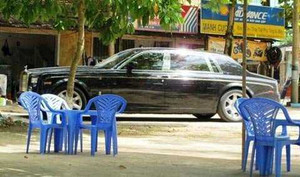 Phantom rồng 35 tỷ 'lượn' phố Hà Tĩnh không đeo biển