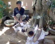 Cưa đầu đạn bán phế liệu, 2 ông cháu chết thảm