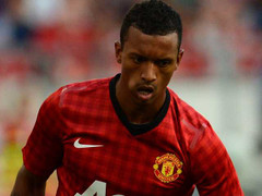 Xuống nước 'nửa mùa', Nani sắp khổ vì Alex Ferguson