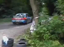 Pha vào cua ngoạn mục không tin nổi