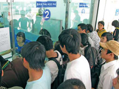 Học phí trường công cao, vật nài xin chuyển trường