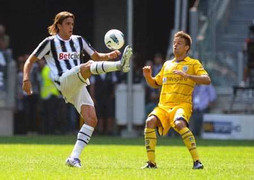 Juventus-Parma: Màn dạo đầu êm ái