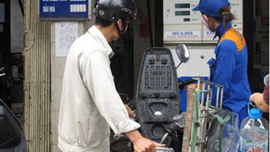 Bộ Tài chính đang cân nhắc việc tăng giá xăng, dầu