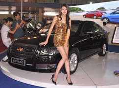 Ô tô nhập khẩu không chính hãng lại về Việt Nam