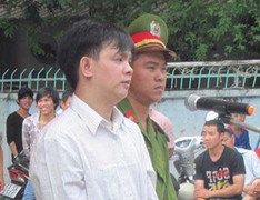 Không rủ được bạn gái cũ đi chơi, đâm chết tình địch