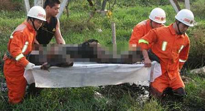 Kinh sợ trò quật mồ người chết lấy xương làm bùa